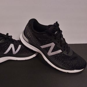 New Balance 880 V9